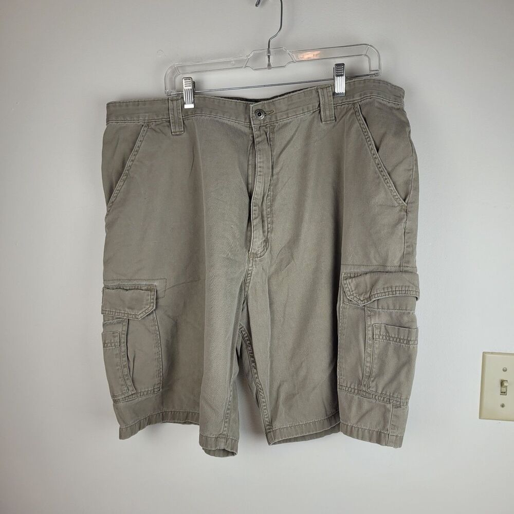 Wrangler Regular Fit Khaki Cargo 100% Cotton Shorts Beige Tan Men’s Size 40